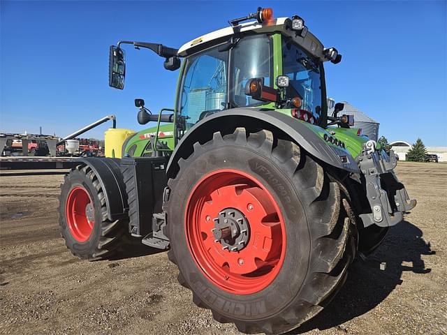 Image of Fendt 724 Vario equipment image 3