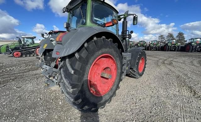 Image of Fendt 824 Vario equipment image 4