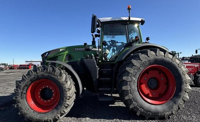 Image of Fendt 933 Vario equipment image 2