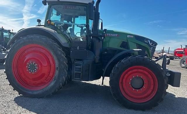 Image of Fendt 933 Vario equipment image 2