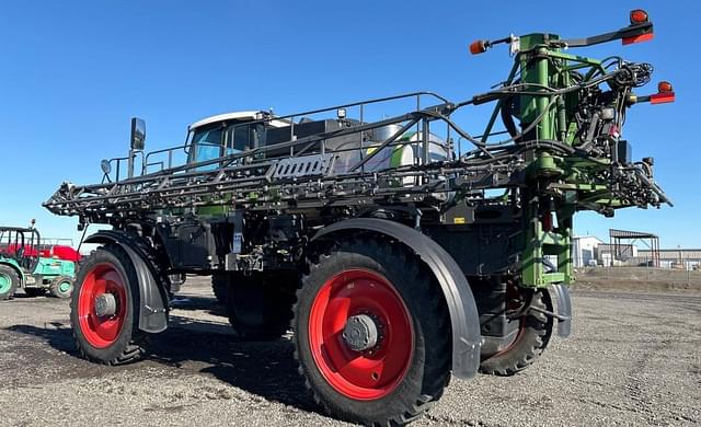 Image of Fendt RoGator 932 equipment image 2