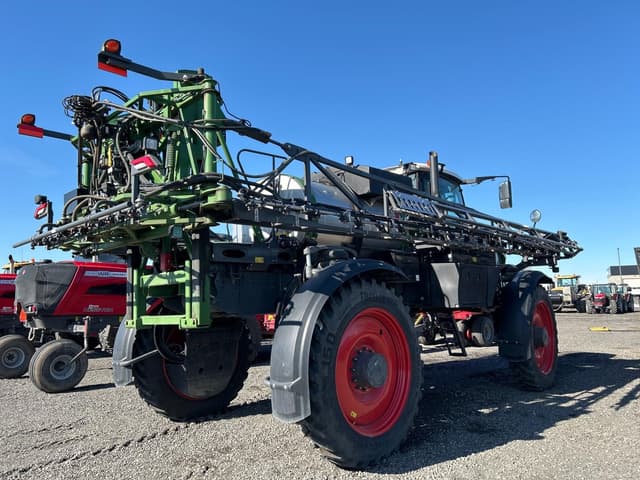 Image of Fendt RoGator 932 equipment image 4