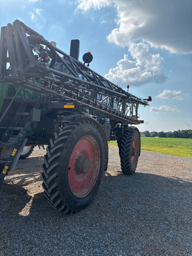 Image of Fendt RoGator 937 equipment image 3