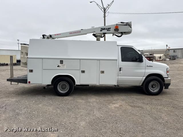 Image of Ford E-350 equipment image 3