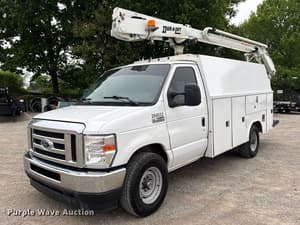 2022 Ford E-350 Image