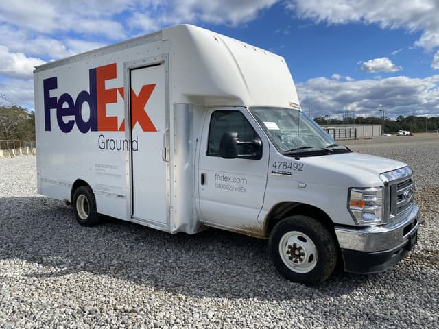 Image of Ford E-450 equipment image 3