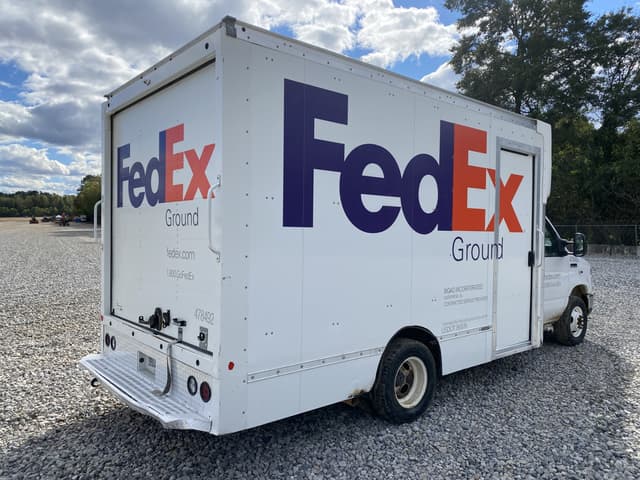 Image of Ford E-450 equipment image 2