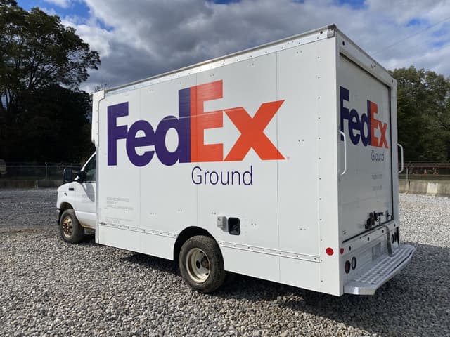 Image of Ford E-450 equipment image 1