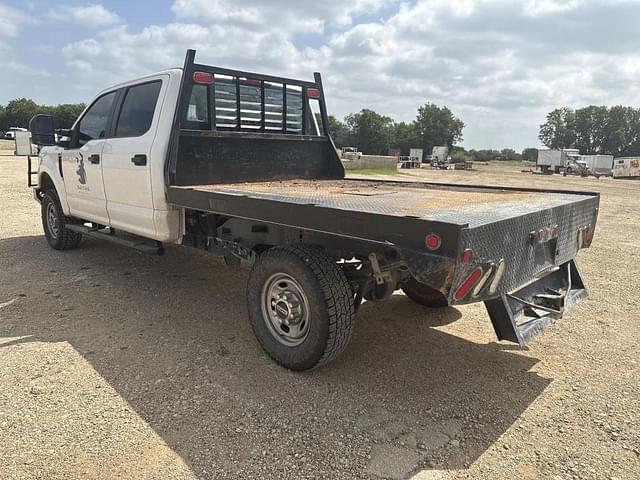 Image of Ford F-250 equipment image 2