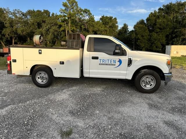 Image of Ford F-250 equipment image 3