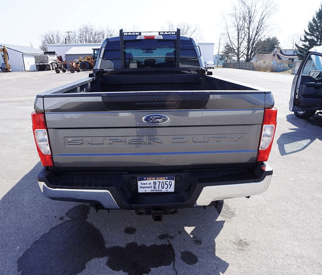 Image of Ford F-350 equipment image 3