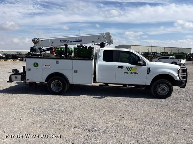 Image of Ford F-350 equipment image 3