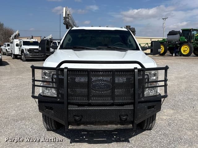Image of Ford F-350 equipment image 1