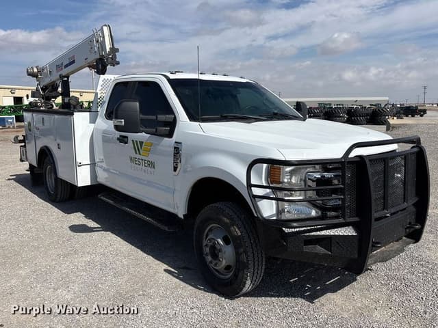 Image of Ford F-350 equipment image 2