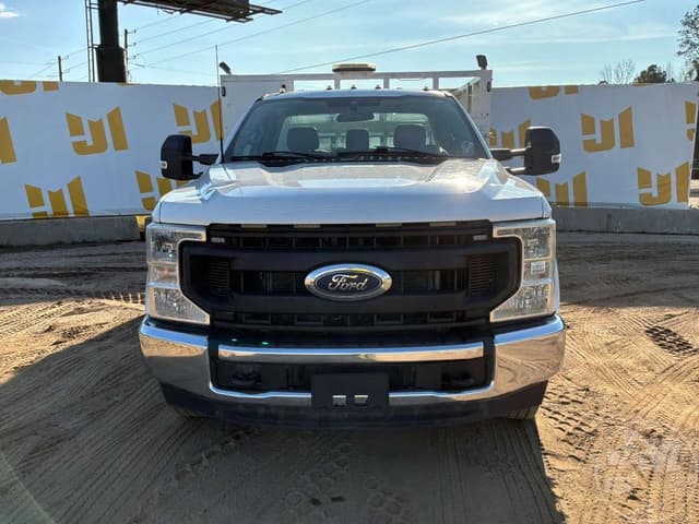 Image of Ford F-350 equipment image 1