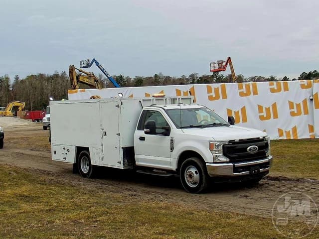 Image of Ford F-350 equipment image 3