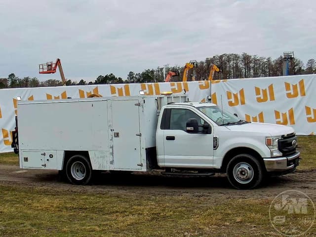 Image of Ford F-350 equipment image 4