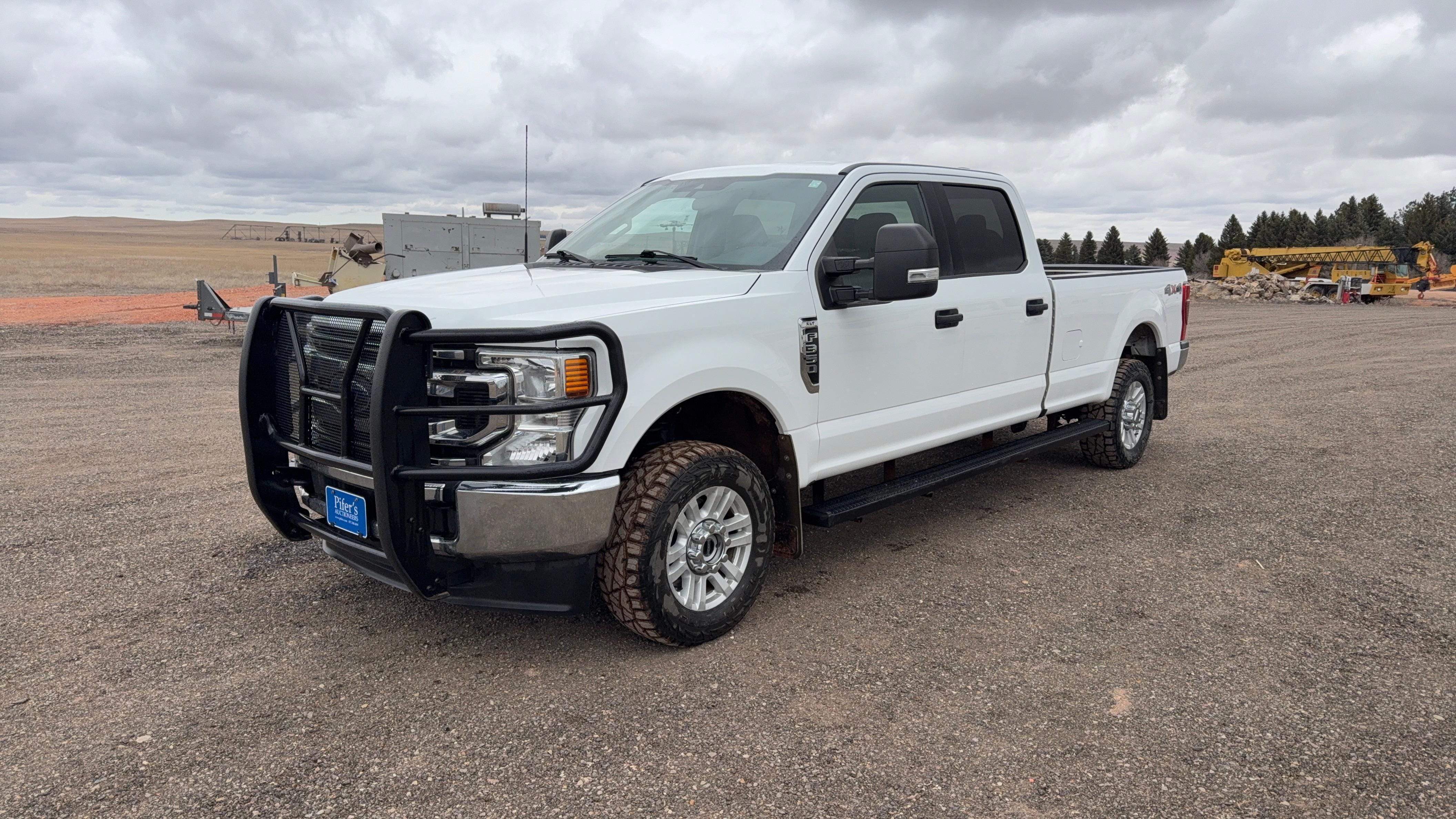2022 Ford F-350 Equipment Image0