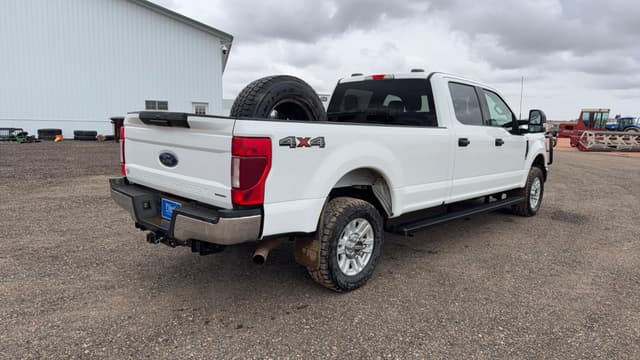 Image of Ford F-350 equipment image 4