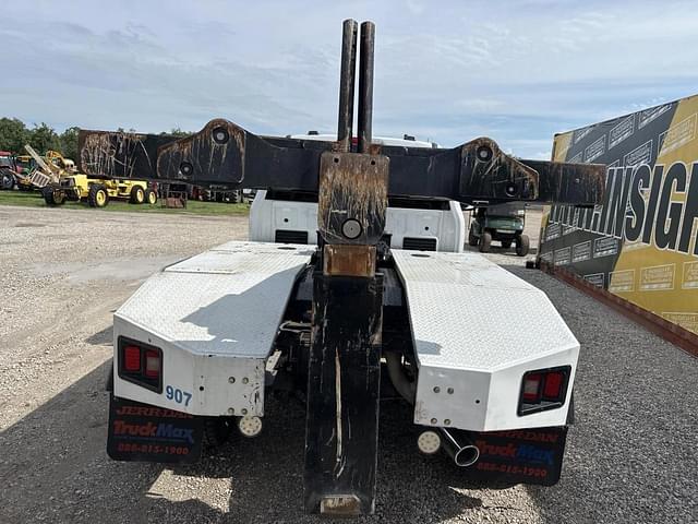 Image of Ford F-450 equipment image 2