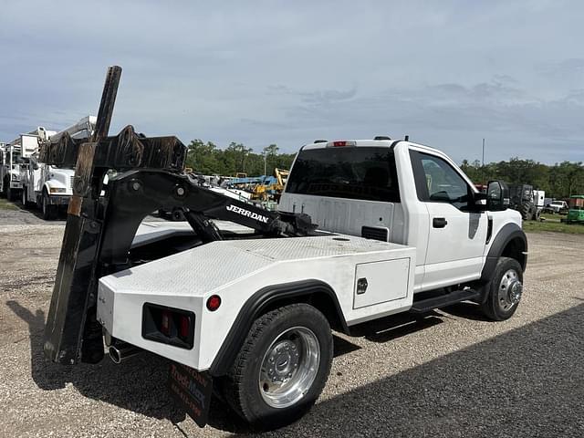Image of Ford F-450 equipment image 3
