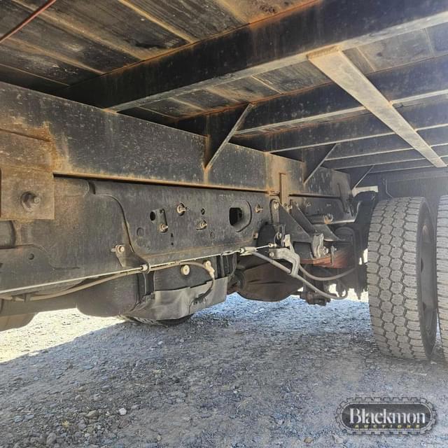 Image of Ford F-550 equipment image 3