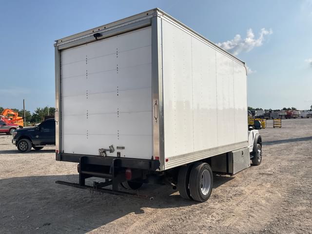 Image of Ford F-550 equipment image 4