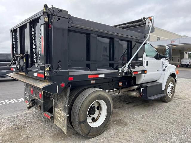 Image of Ford F-650 equipment image 2