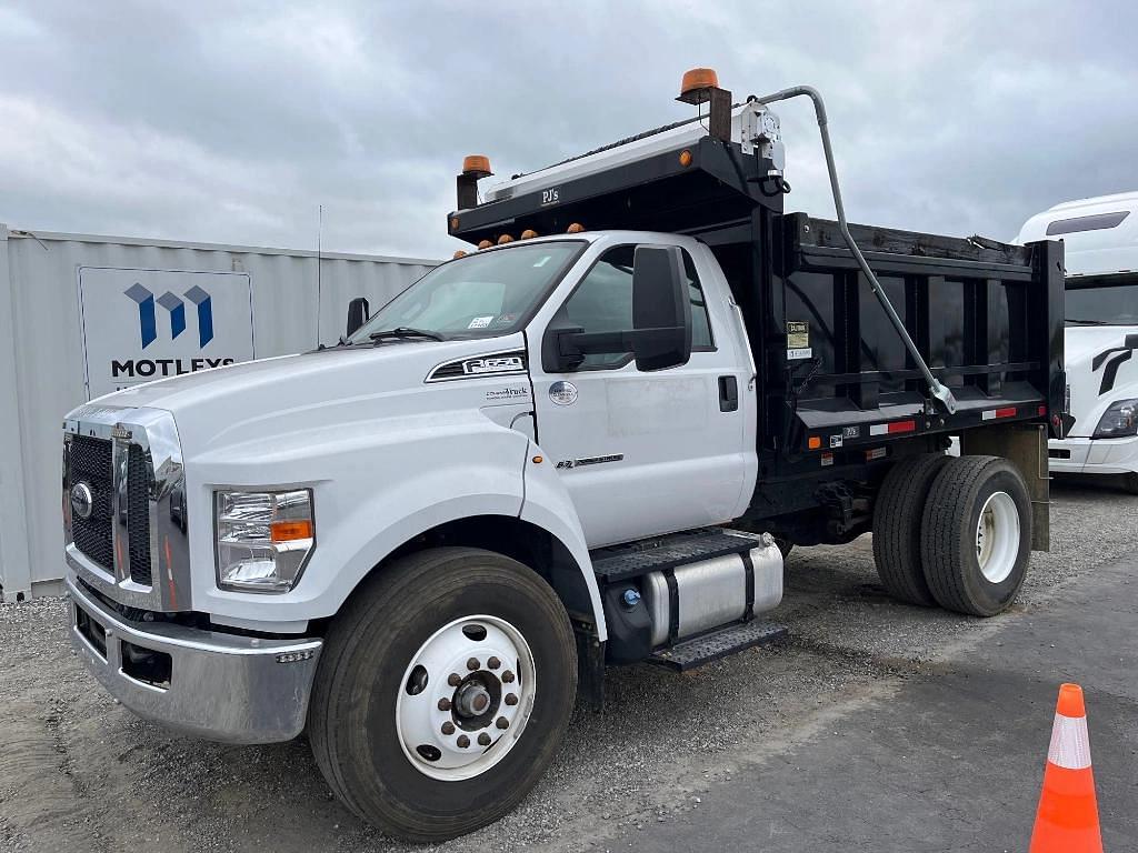 Image of Ford F-650 Primary image