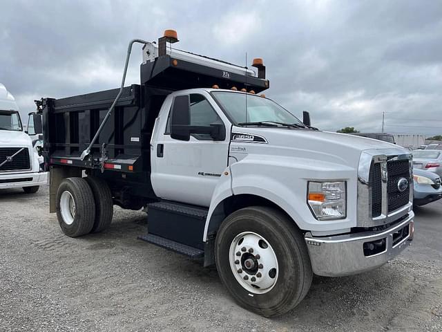 Image of Ford F-650 equipment image 3