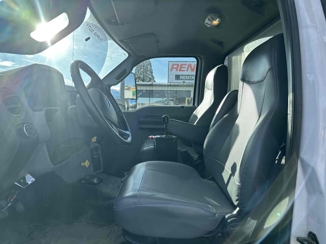 Image of Ford F-750 equipment image 4
