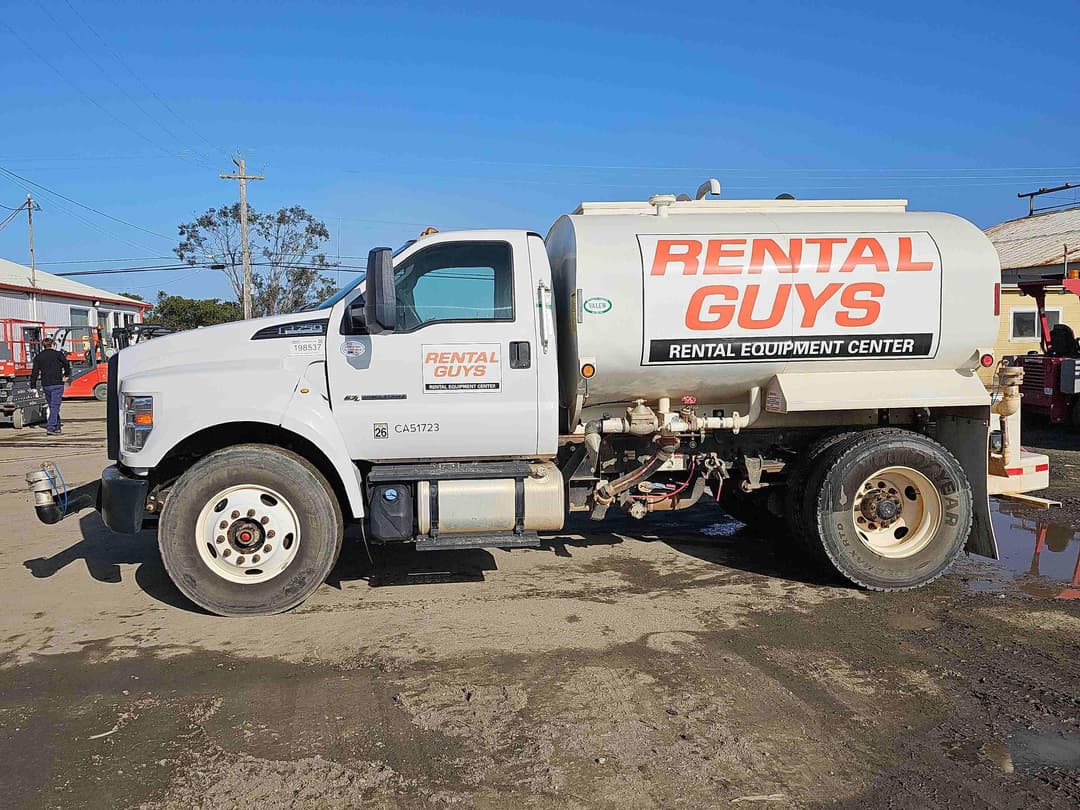 Image of Ford F-750 Image 0