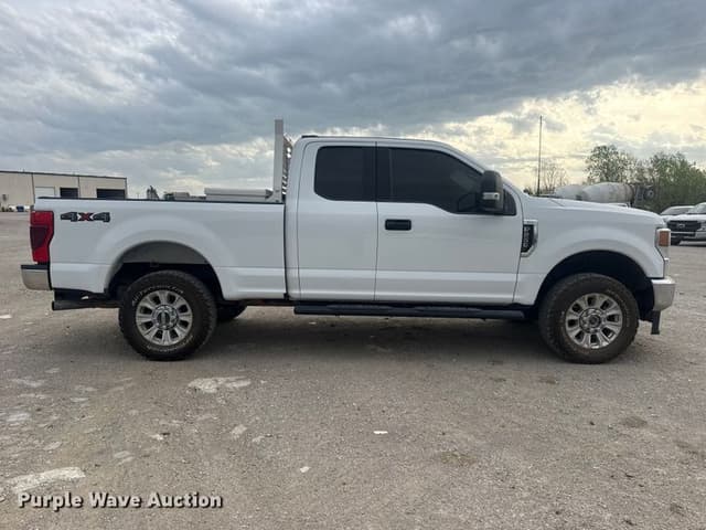 Image of Ford F-250 equipment image 3