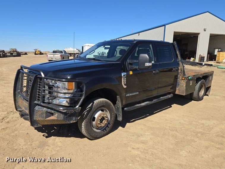 2022 Ford F-350 Equipment Image0