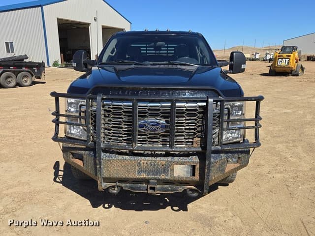 Image of Ford F-350 equipment image 1