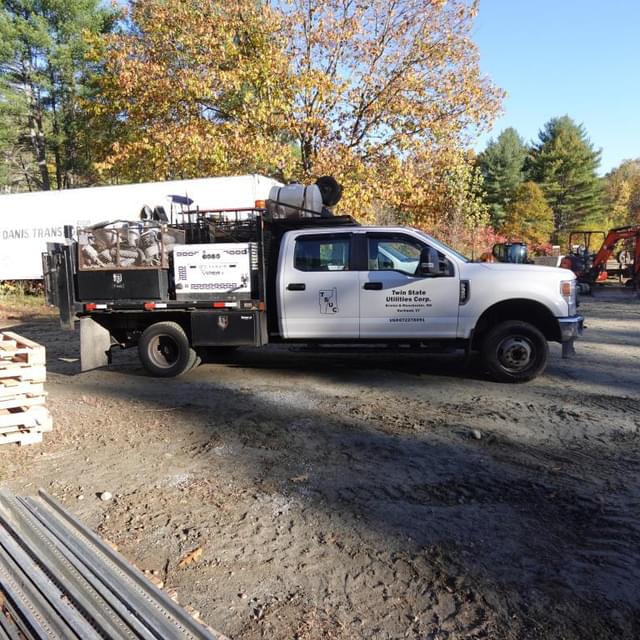Image of Ford F-350 equipment image 4