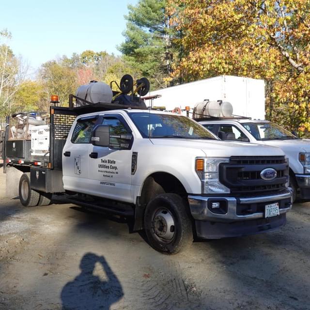 Image of Ford F-350 equipment image 3