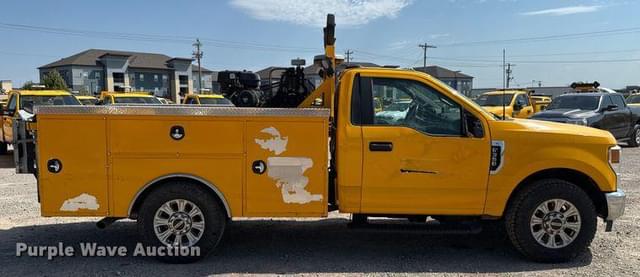 Image of Ford F-350 equipment image 3