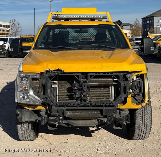 Image of Ford F-350 equipment image 1