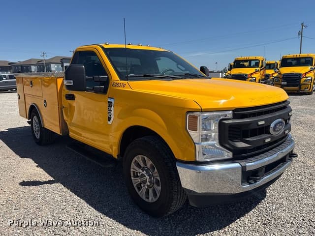 Image of Ford F-350 equipment image 2