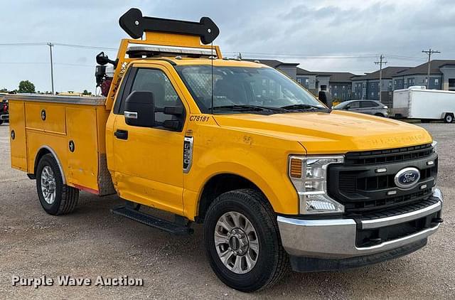 Image of Ford F-350 equipment image 2
