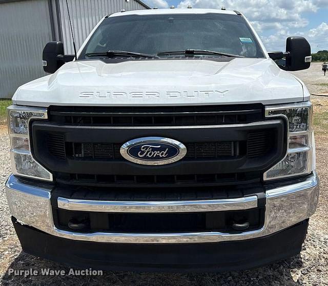 Image of Ford F-350 equipment image 1
