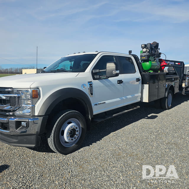 Image of Ford F-450 equipment image 4