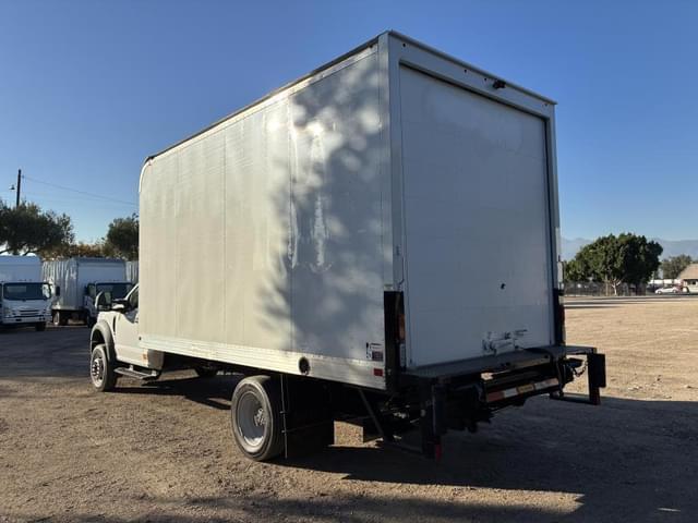 Image of Ford F-450 equipment image 3