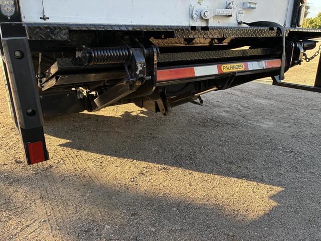 Image of Ford F-450 equipment image 4