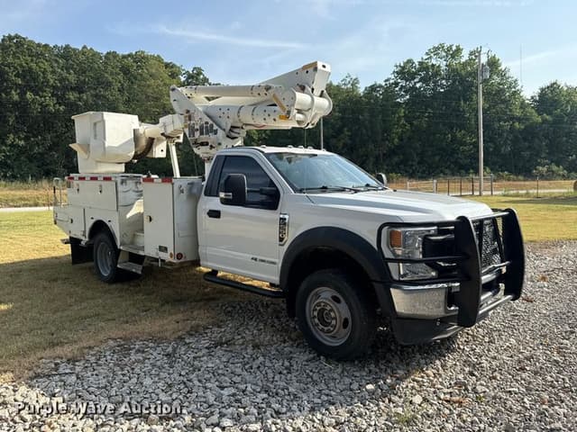 Image of Ford F-550 equipment image 2