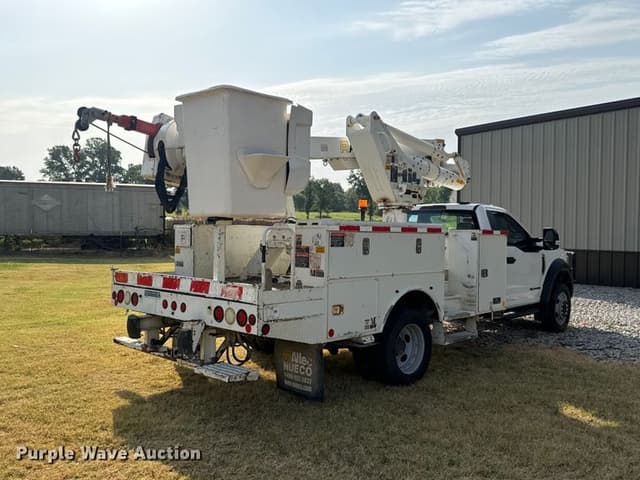 Image of Ford F-550 equipment image 4