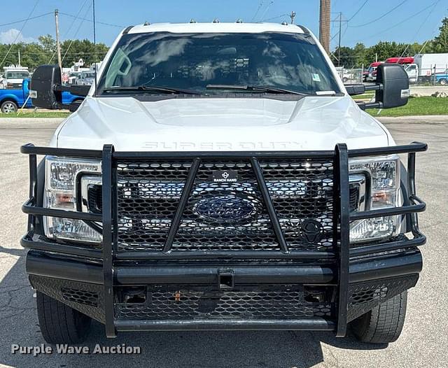 Image of Ford F-550 equipment image 1