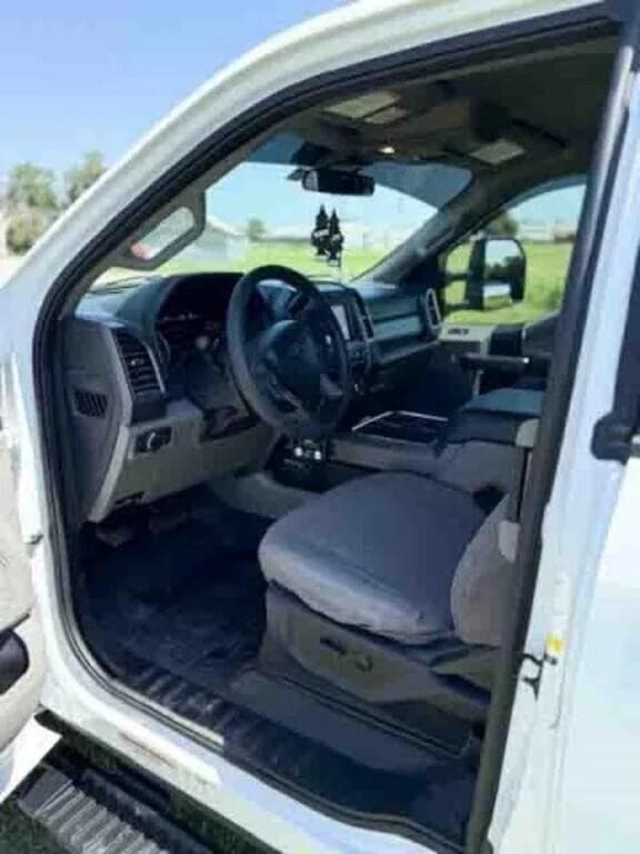 Image of Ford F-550 equipment image 4