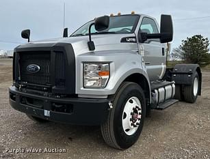 2022 Ford F-650 Equipment Image0